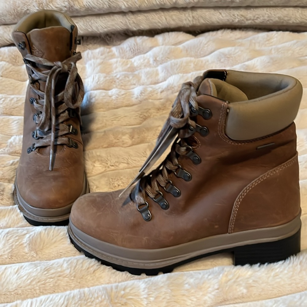 Brand New Muck Boot Co Women’s Liberty Alpine Lace-up Boots. US Size 7.5